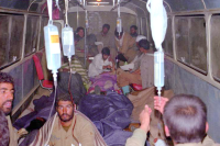 انتقال مجروح با اتوبوس آمبولانس