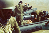 حمل مجروح با قایق