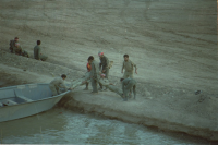 حمل مجروح با قایق