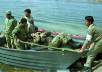 حمل مجروح با قایق