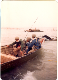 حمل مجروح با قایق